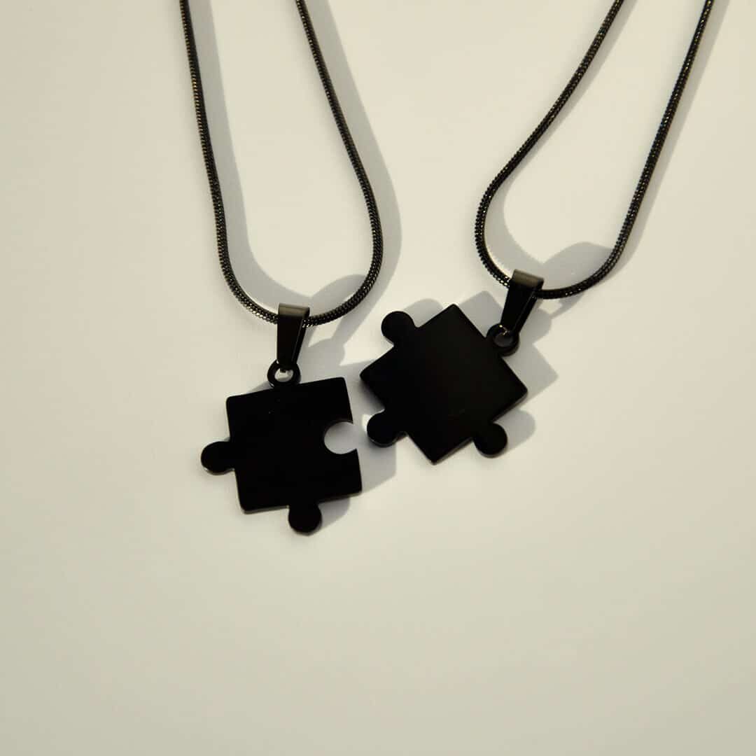 puzzle siyah cift kolye modeli